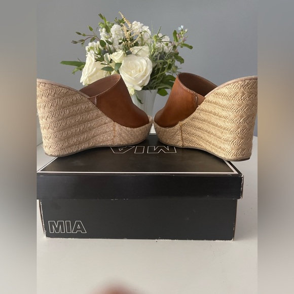 MIA WEDGE MULES - Picture 5 of 6